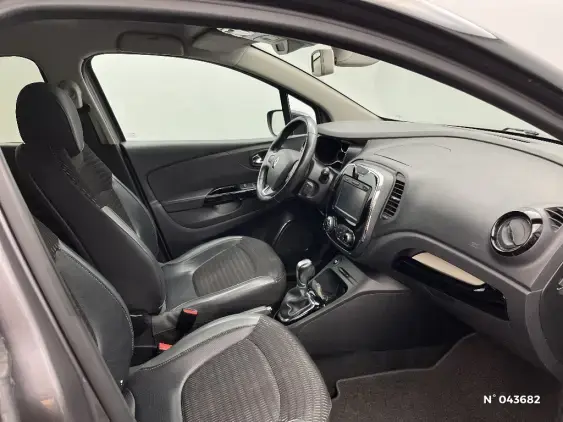 RENAULT CAPTUR - voiture d'occasion - Photo 10