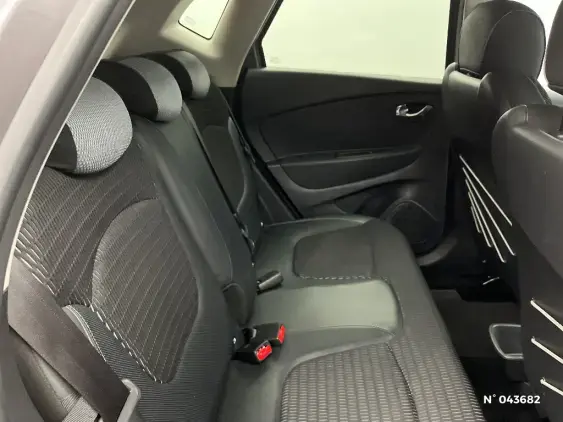RENAULT CAPTUR - voiture d'occasion - Photo 11