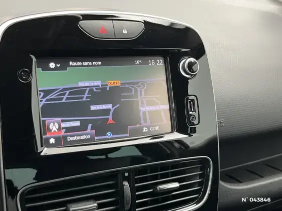 RENAULT CLIO IV - voiture d'occasion - Photo 13