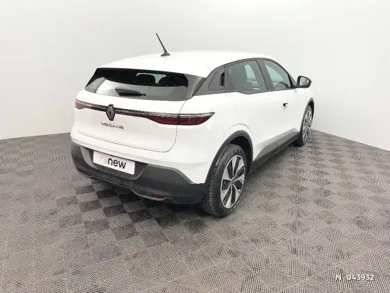 RENAULT MEGANE V - voiture d'occasion - Photo 4