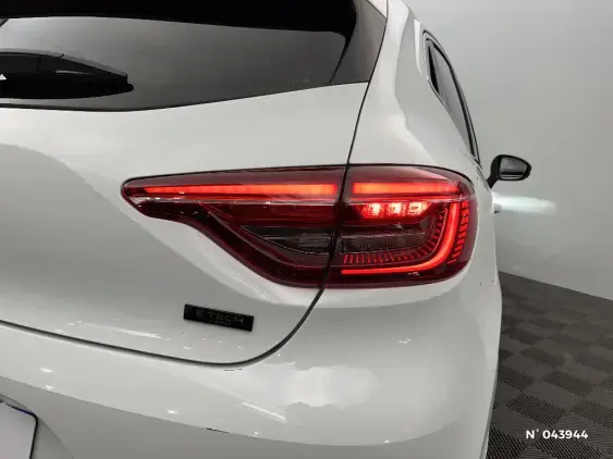 RENAULT CLIO V - voiture d'occasion - Photo 26