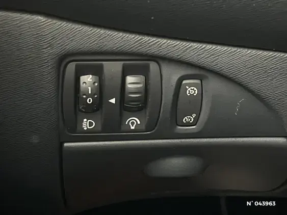 RENAULT TWINGO II - voiture d'occasion - Photo 15