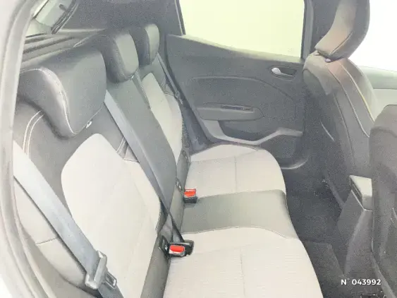 RENAULT CLIO V - voiture d'occasion - Photo 11