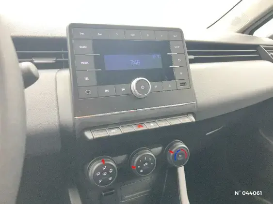 RENAULT CLIO V - voiture d'occasion - Photo 13