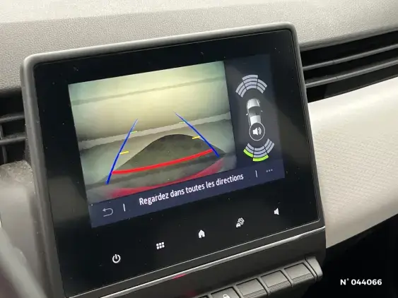 RENAULT CLIO V - voiture d'occasion - Photo 14