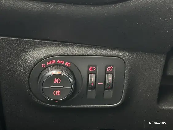 OPEL CORSA E - voiture d'occasion - Photo 15