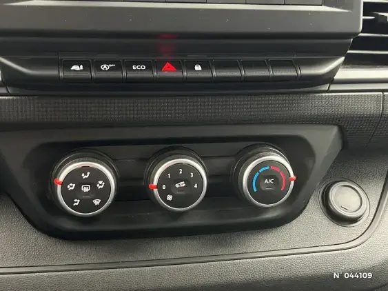 RENAULT TRAFIC FG III - voiture d'occasion - Photo 14