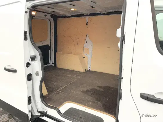 RENAULT TRAFIC FG III - voiture d'occasion - Photo 11