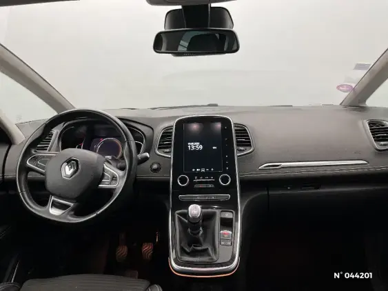 RENAULT MEGANE IV - voiture d'occasion - Photo 9
