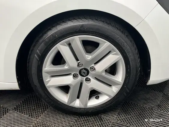 RENAULT CLIO V - voiture d'occasion - Photo 8