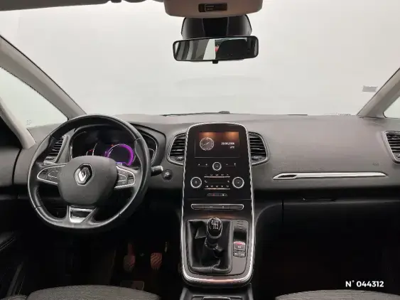 RENAULT SCENIC IV - voiture d'occasion - Photo 9