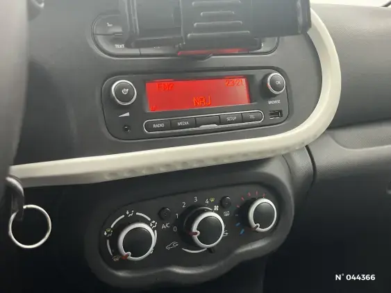 RENAULT TWINGO III - voiture d'occasion - Photo 13