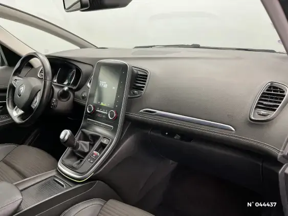 RENAULT SCENIC IV - voiture d'occasion - Photo 10