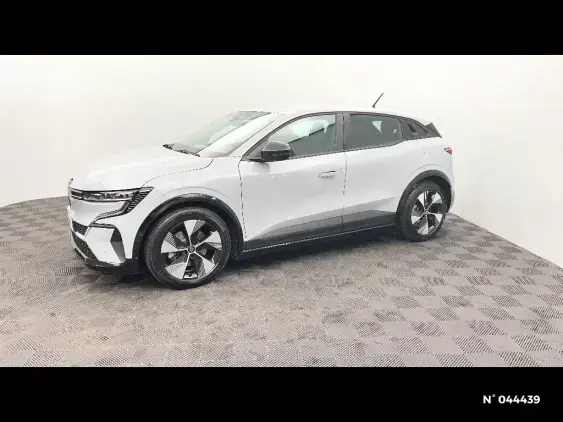 RENAULT MEGANE V - voiture d'occasion - Photo 2