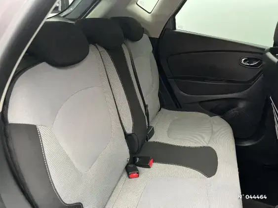 RENAULT CAPTUR - voiture d'occasion - Photo 11