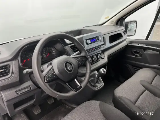 RENAULT TRAFIC FG III - voiture d'occasion - Photo 9