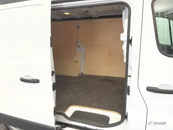 RENAULT TRAFIC FG III - voiture d'occasion - Photo 11