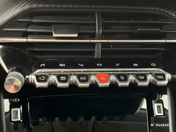 PEUGEOT 2008 II - voiture d'occasion - Photo 15