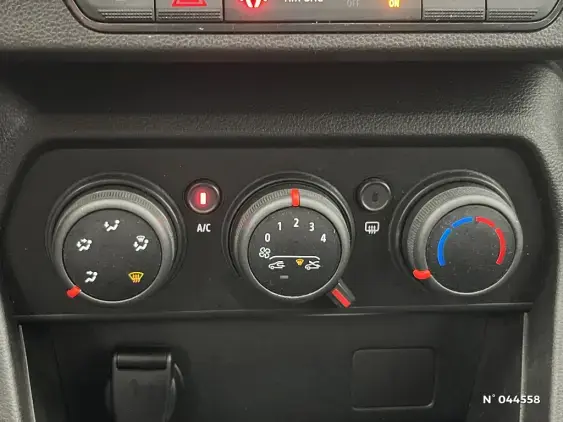 DACIA SANDERO III - voiture d'occasion - Photo 14