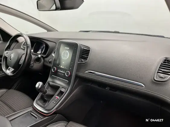 RENAULT SCENIC IV - voiture d'occasion - Photo 10