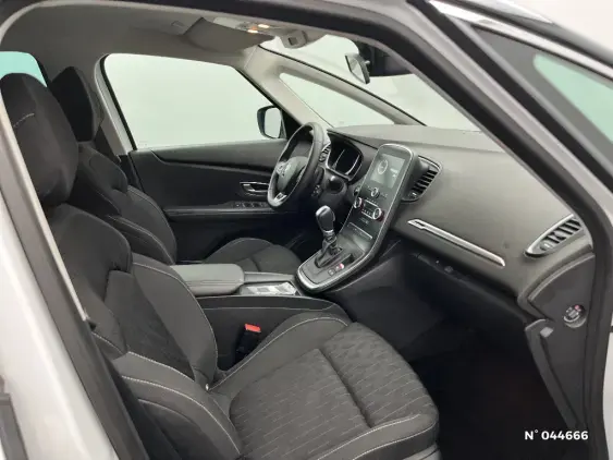 RENAULT SCENIC IV - voiture d'occasion - Photo 10