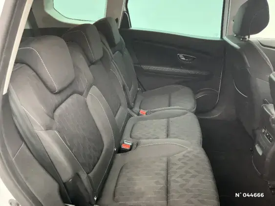 RENAULT SCENIC IV - voiture d'occasion - Photo 11