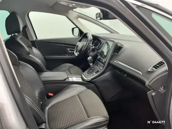 RENAULT SCENIC IV - voiture d'occasion - Photo 10