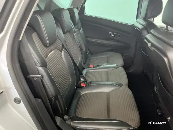 RENAULT SCENIC IV - voiture d'occasion - Photo 11