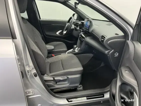 TOYOTA YARIS CROSS I - voiture d'occasion - Photo 10