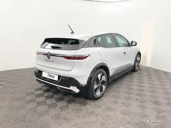RENAULT MEGANE V - voiture d'occasion - Photo 4