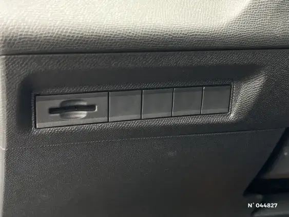 PEUGEOT 308 III - voiture d'occasion - Photo 15