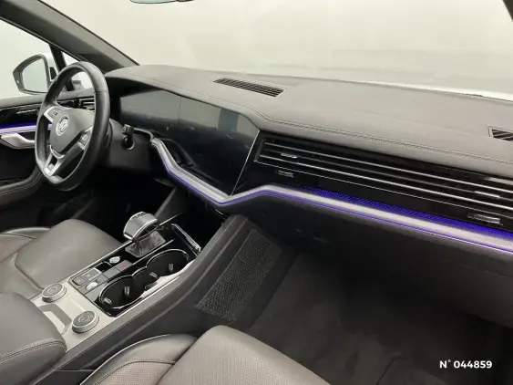 VOLKSWAGEN TOUAREG III - voiture d'occasion - Photo 10