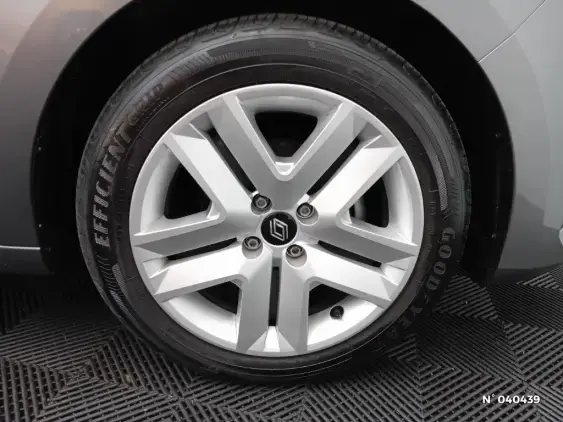 RENAULT CLIO V - voiture d'occasion - Photo 8