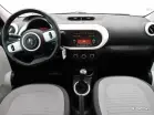 RENAULT TWINGO III - Photo 9