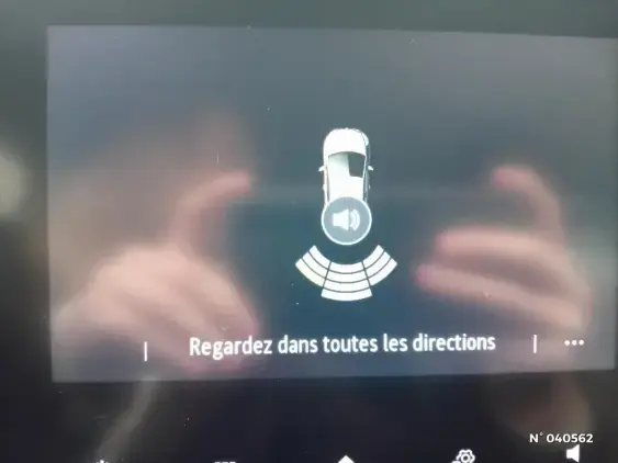 RENAULT CLIO V - voiture d'occasion - Photo 14