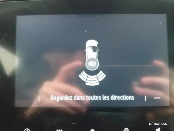 RENAULT CLIO V - voiture d'occasion - Photo 14