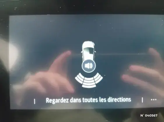 RENAULT CLIO V - voiture d'occasion - Photo 14