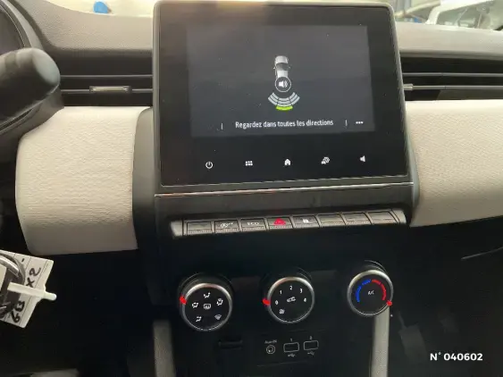 RENAULT CLIO V - voiture d'occasion - Photo 14