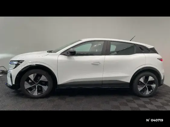 RENAULT MEGANE V - voiture d'occasion - Photo 2