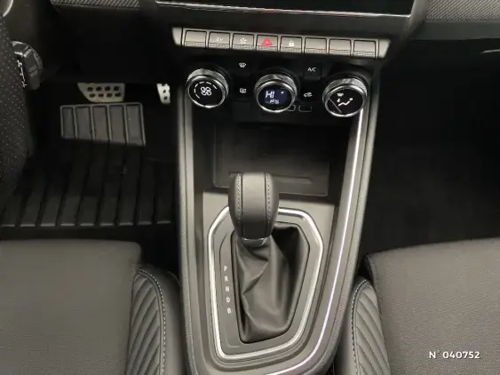 RENAULT CLIO V - voiture d'occasion - Photo 15