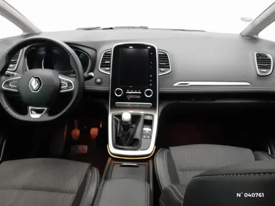 RENAULT SCENIC IV - voiture d'occasion - Photo 9