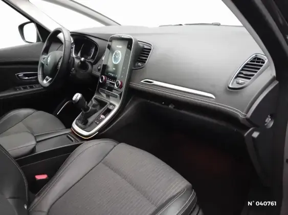 RENAULT SCENIC IV - voiture d'occasion - Photo 10