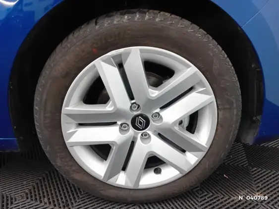 RENAULT CLIO V - voiture d'occasion - Photo 8