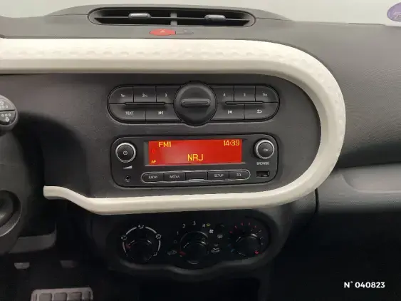 RENAULT TWINGO III - voiture d'occasion - Photo 13