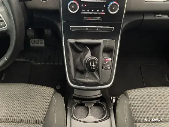 RENAULT GRAND SCENIC IV - voiture d'occasion - Photo 15