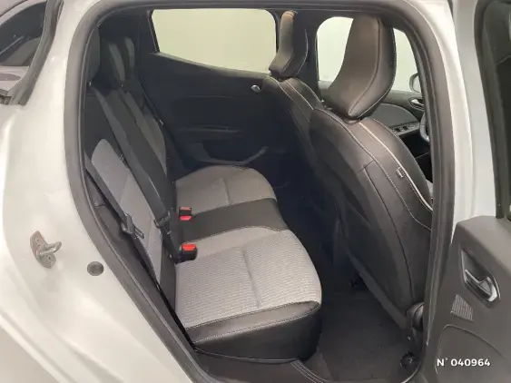 RENAULT CLIO V - voiture d'occasion - Photo 11