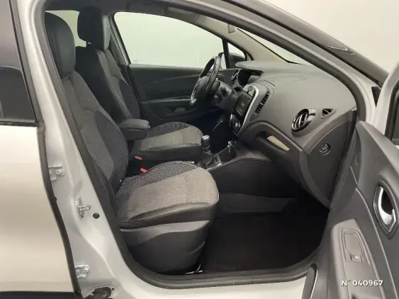RENAULT CAPTUR - voiture d'occasion - Photo 10