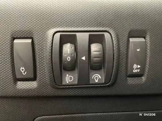 RENAULT ZOE - voiture d'occasion - Photo 15