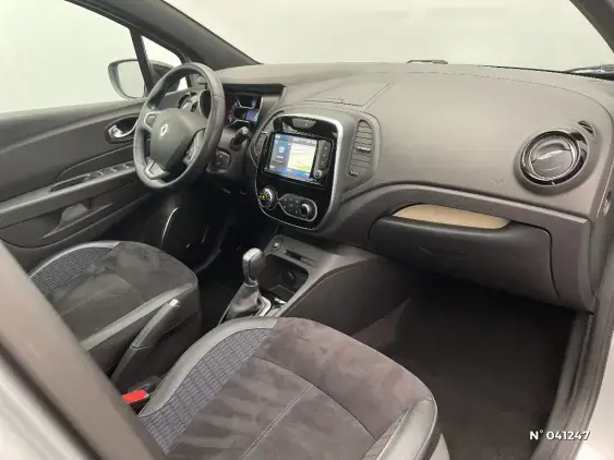 RENAULT CAPTUR - voiture d'occasion - Photo 10