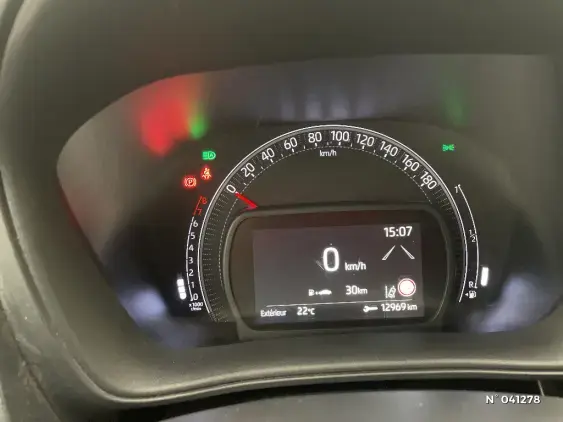 TOYOTA AYGO X - voiture d'occasion - Photo 12
